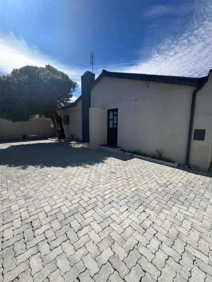 2 Bedroom House to rent in Plumstead