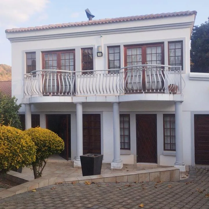 7 Bedroom House to rent in Mondeor