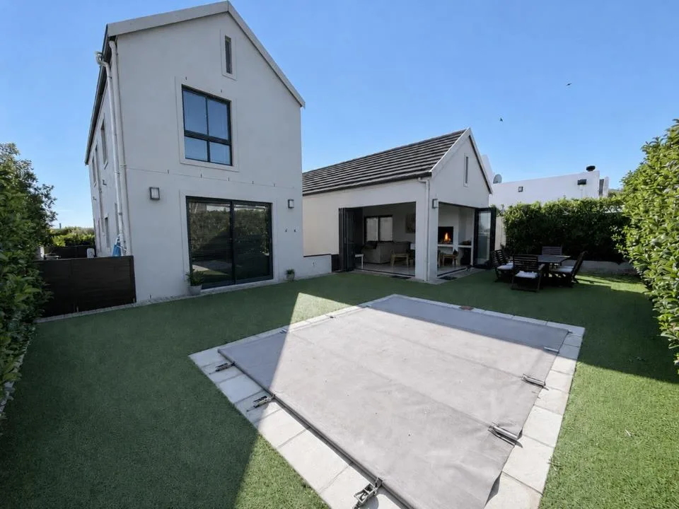 4 Bedroom House for sale in Kelderhof Country Village