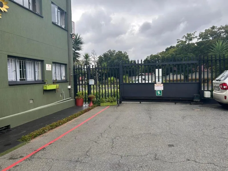 Apartment / flat to rent in Hurlyvale