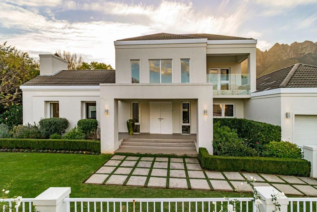 3 Bedroom House for sale in Erinvale Golf Estate