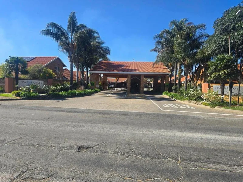 3 Bedroom Townhouse to rent in Bonaero Park
