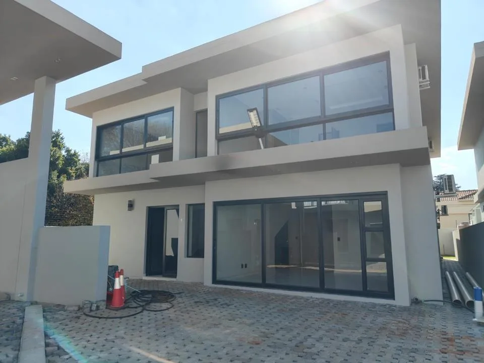 5 Bedroom Townhouse to rent in Houghton Estate