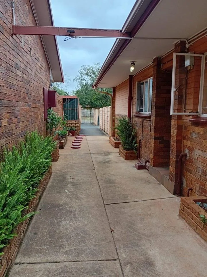 2 Bedroom Apartment / flat to rent in Carletonville Central