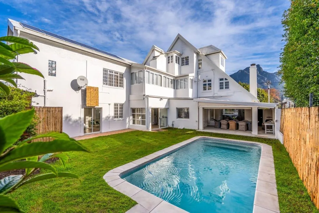 6 Bedroom House for sale in Claremont Upper