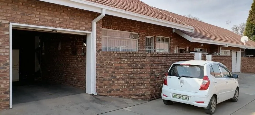 2 Bedroom Apartment / flat for sale in Potchefstroom North