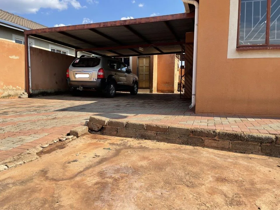 2 Bedroom House to rent in Rosslyn