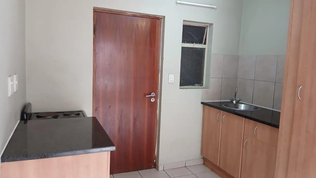 0.5 Bedroom Apartment / flat to rent in Auckland Park