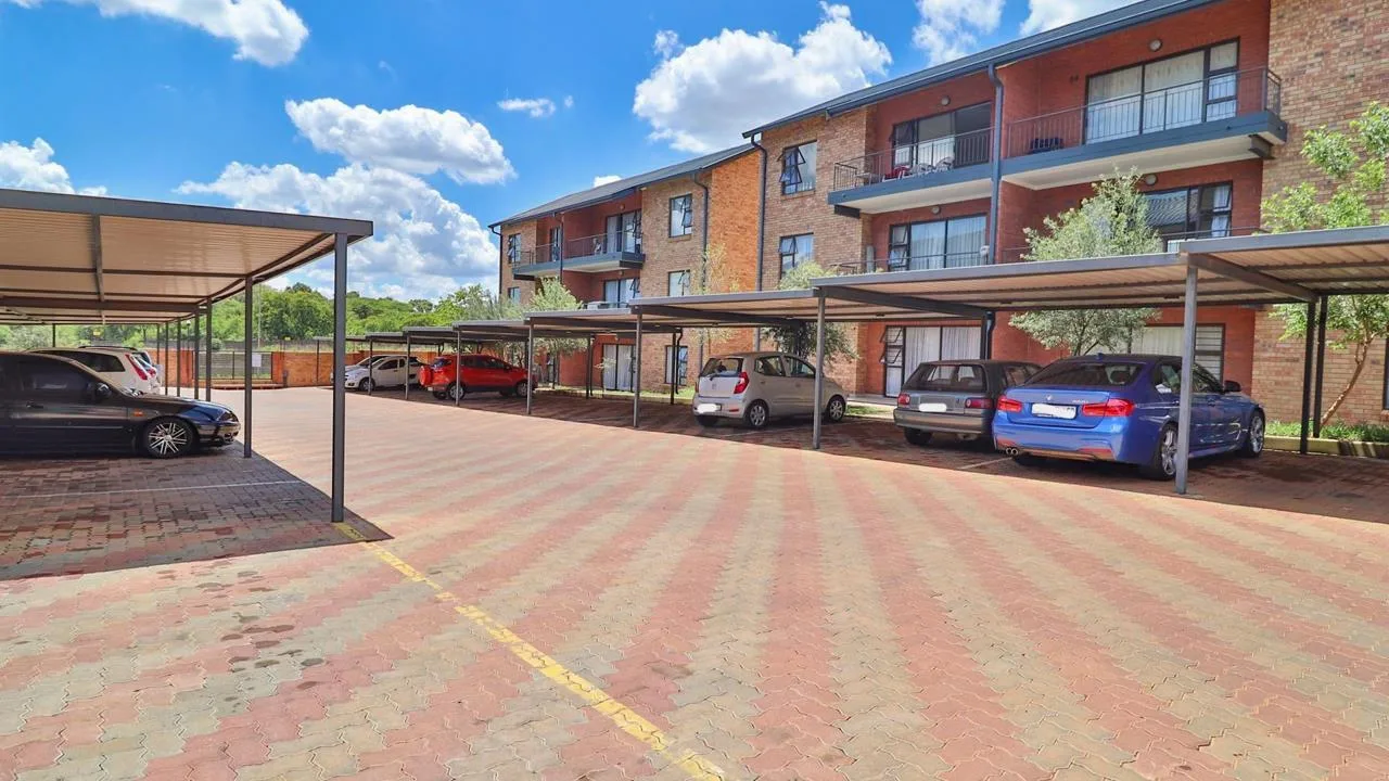 2 Bedroom Apartment / flat to rent in Olympus AH
