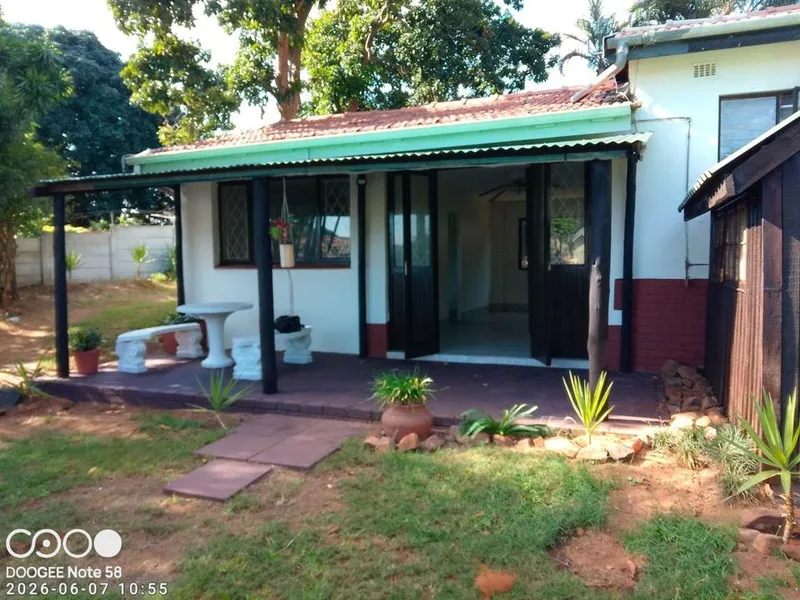 1 Bedroom House to rent in Athlone Park
