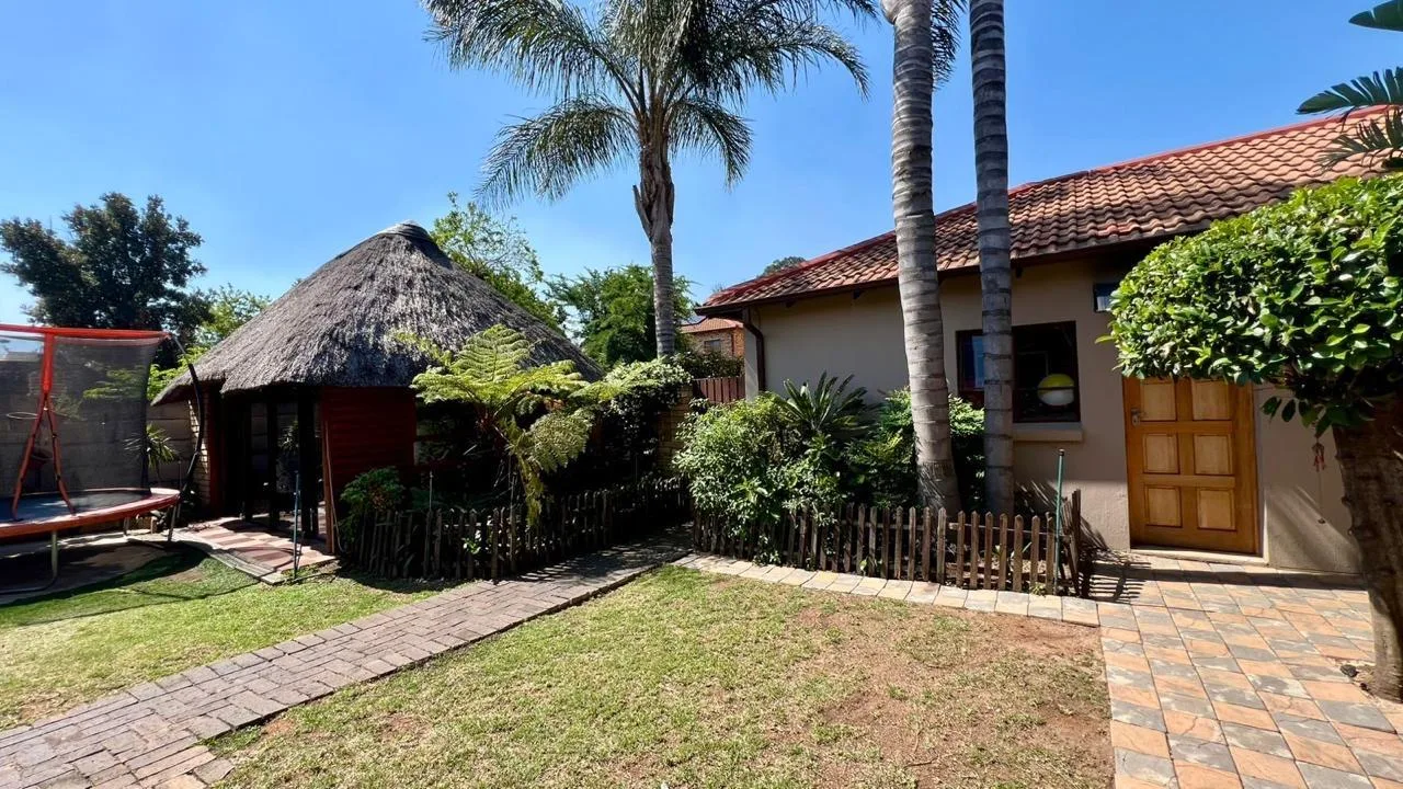 3 Bedroom Townhouse to rent in Weltevreden Park
