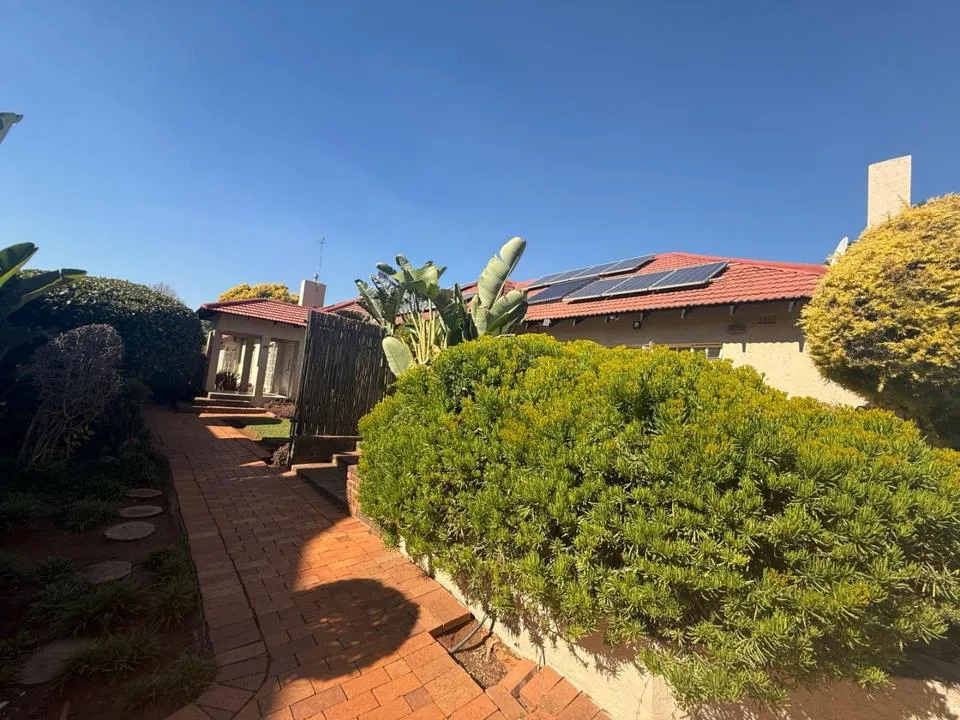 1 Bedroom House to rent in Bedfordview