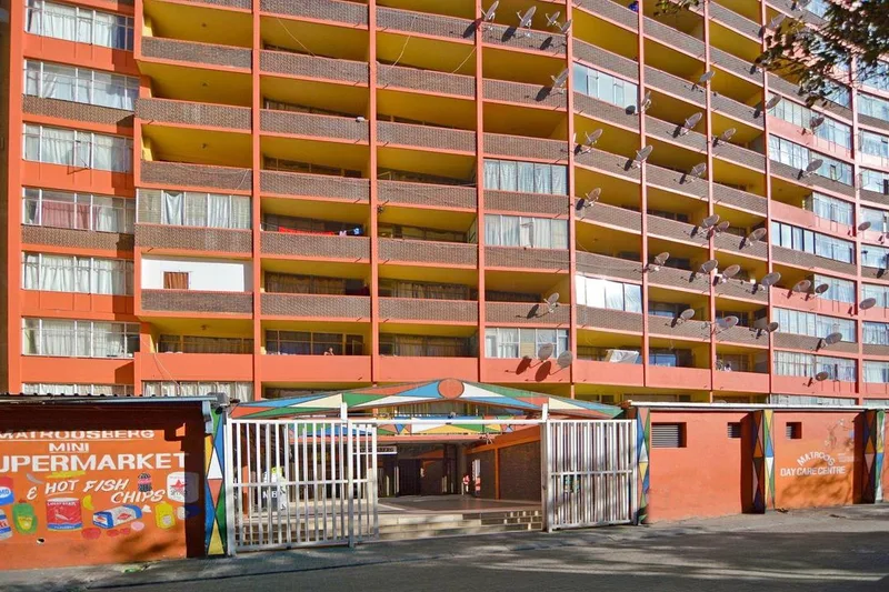 5 Bedroom Apartment / flat to rent in Hillbrow