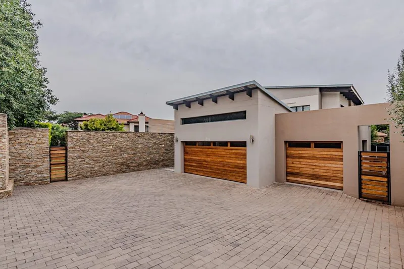 4 Bedroom House to rent in Six Fountains