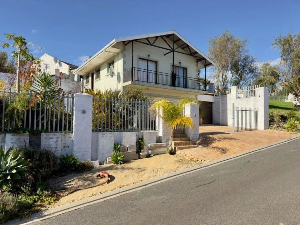 4 Bedroom House for sale in Arbeidslus
