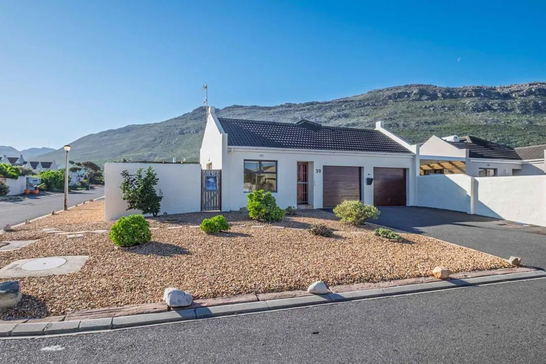 3 Bedroom House for sale in Fish Hoek