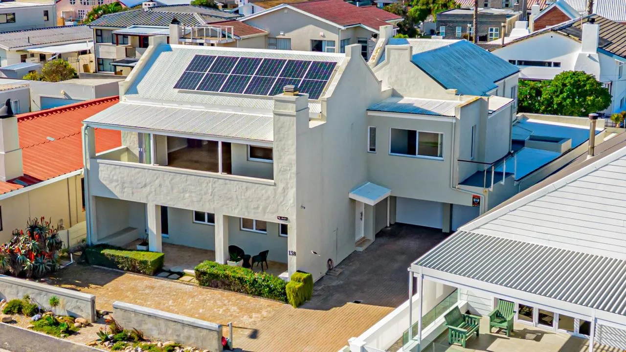 5 Bedroom House for sale in Melkbosstrand Central