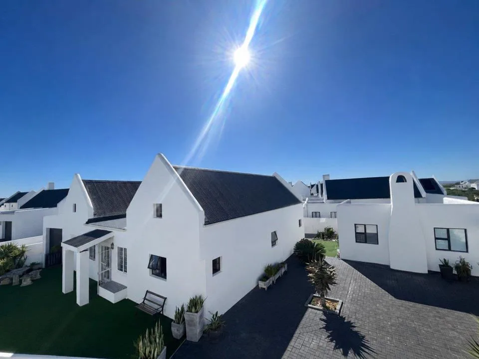 3 Bedroom House for sale in Dwarskersbos