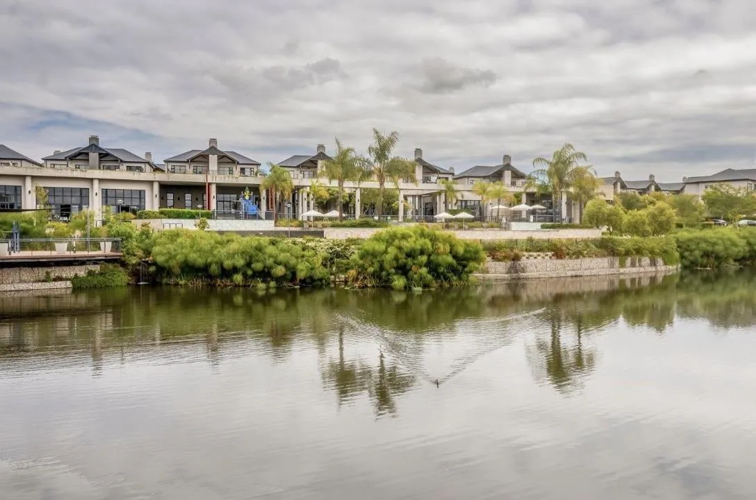 2 Bedroom Apartment / flat to rent in The Polofields