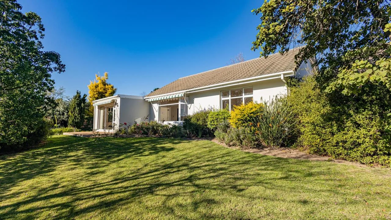 2 Bedroom House for sale in Helderberg Village