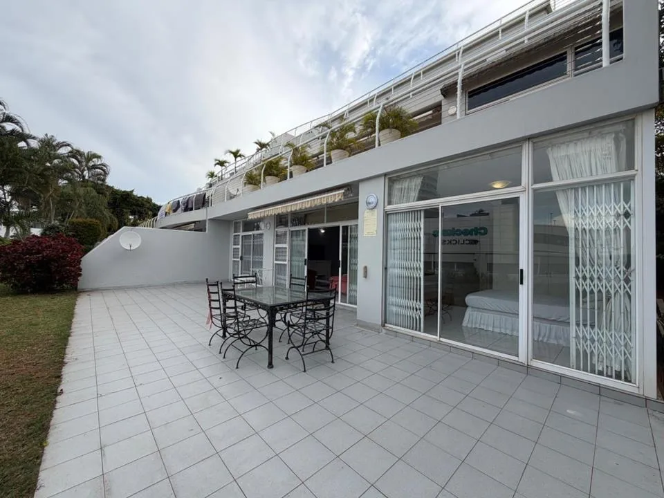 3 Bedroom Apartment / flat to rent in Umhlanga Central