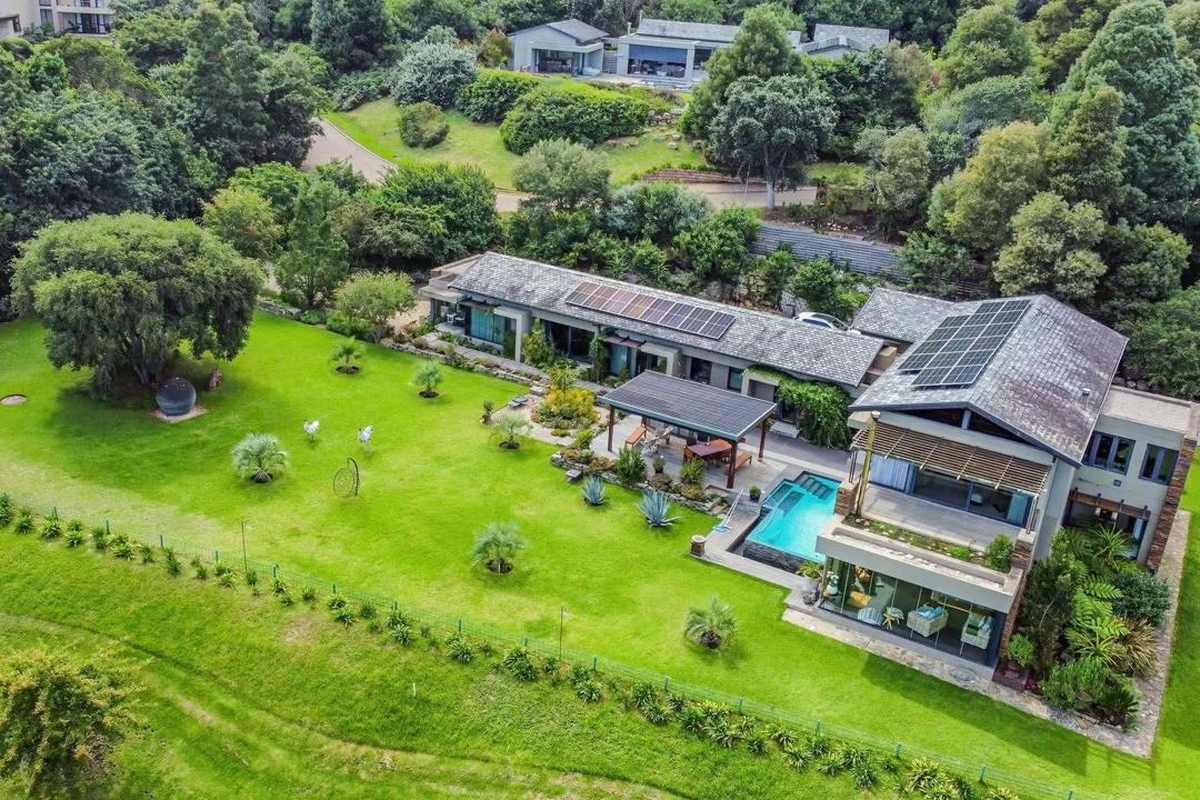 4 Bedroom House for sale in Simola