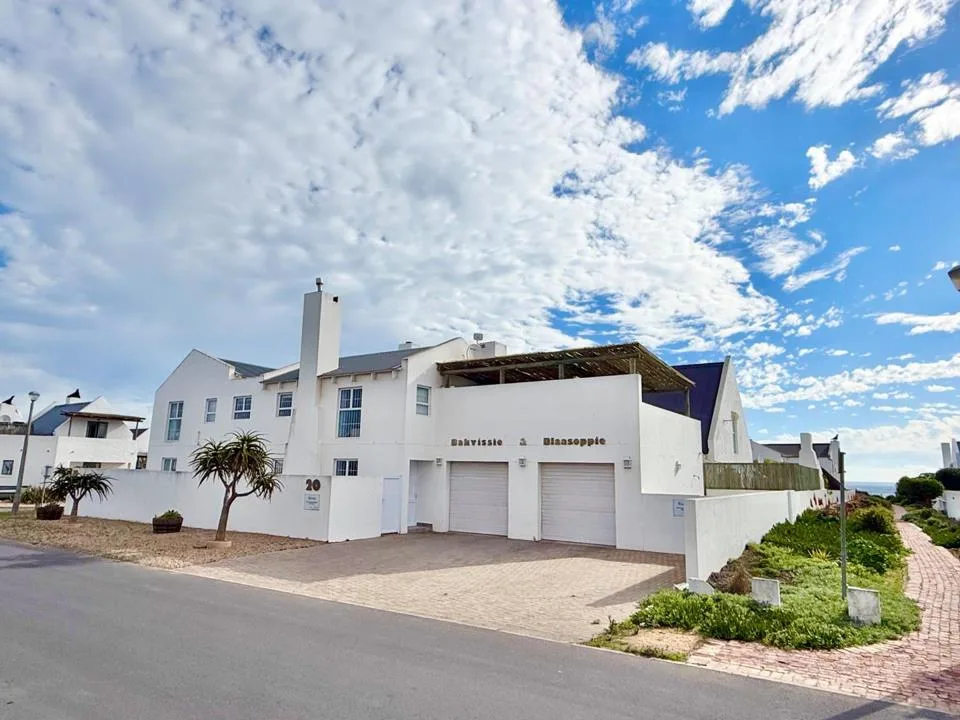 4 Bedroom House for sale in Paternoster