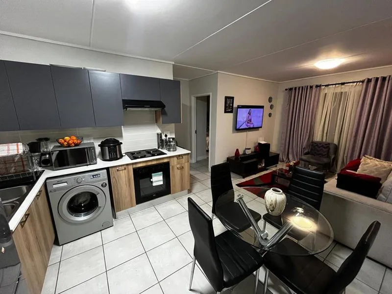 3 Bedroom Apartment / flat to rent in Linbro Park