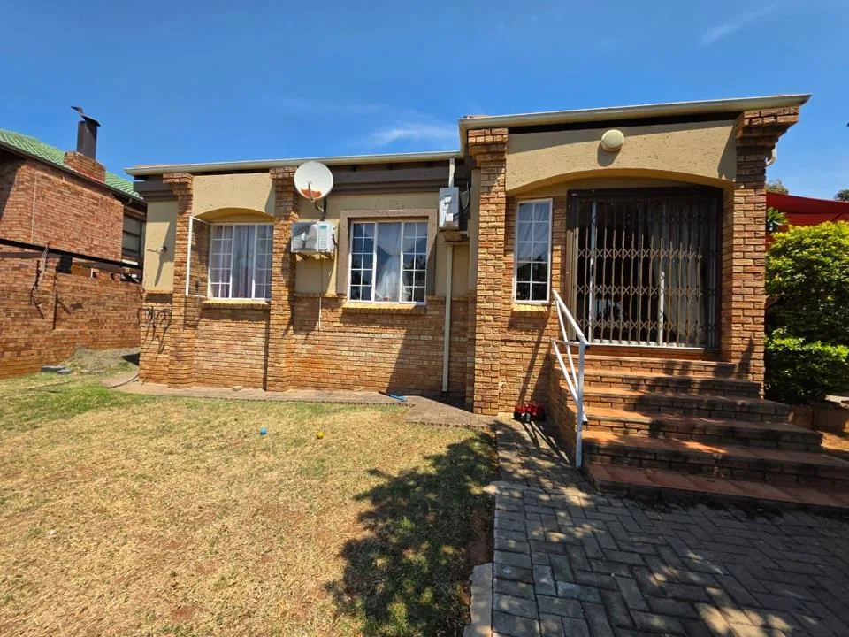 2 Bedroom House for sale in Cashan