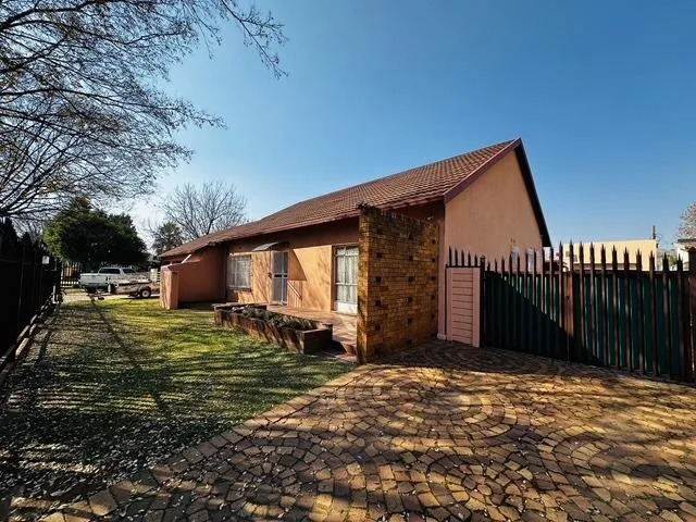3 Bedroom House to rent in Brakpan Central