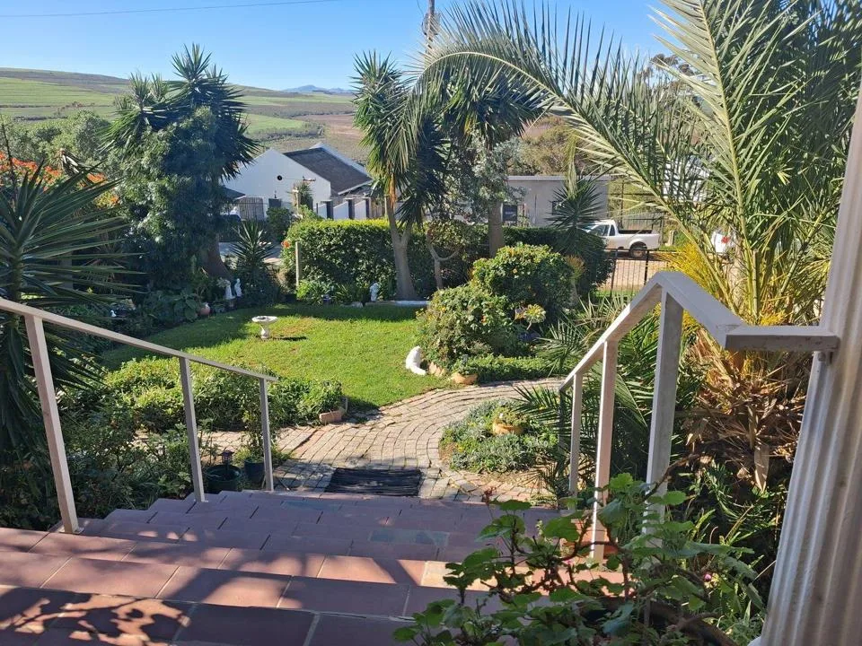2 Bedroom House for sale in Bot River Avenues