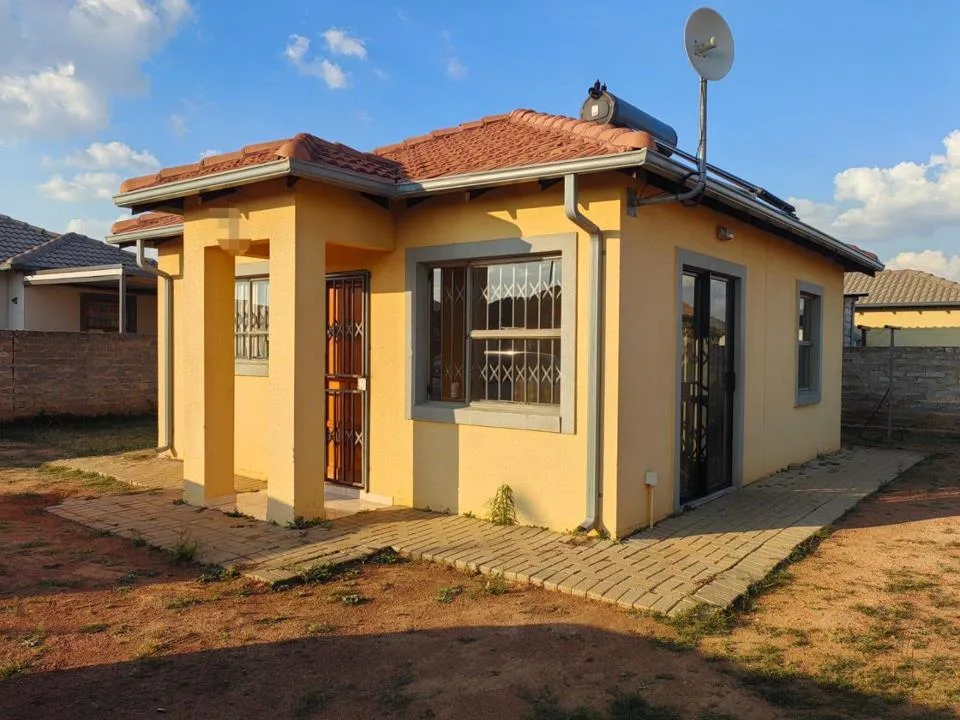 2 Bedroom House to rent in Rosslyn