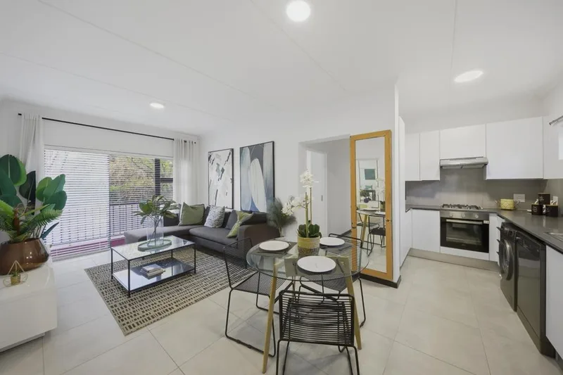 3 Bedroom Apartment / flat to rent in Chartwell
