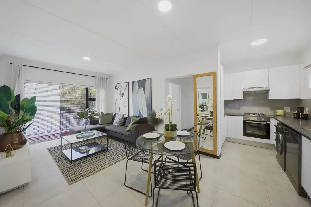 3 Bedroom Apartment / flat to rent in Chartwell