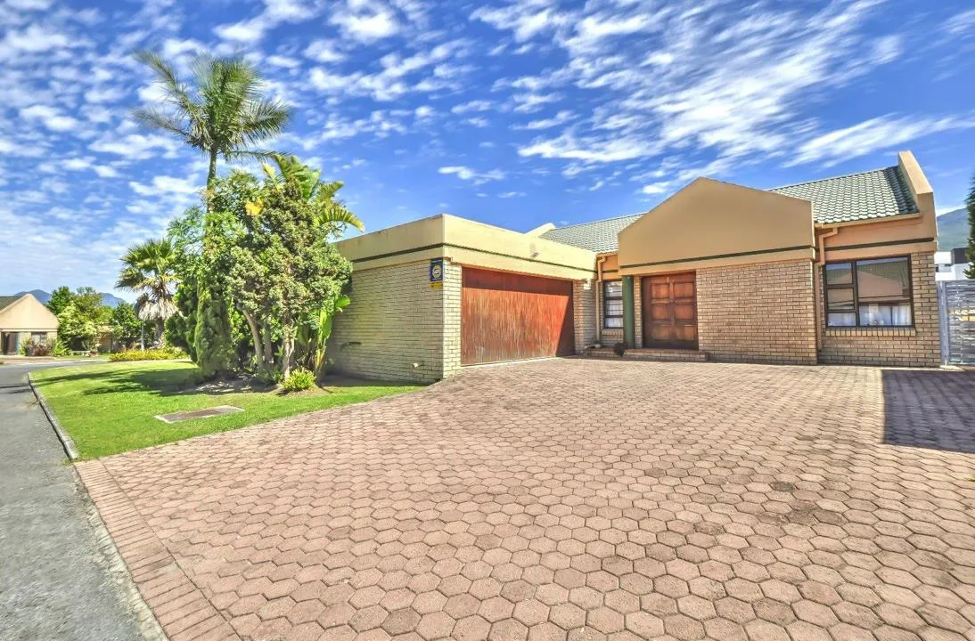 2 Bedroom Townhouse for sale in Heather Park