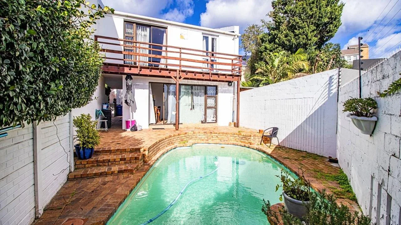 3 Bedroom House for sale in Zonnebloem