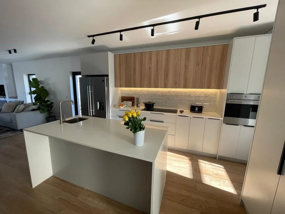 4 Bedroom House for sale in Aan de Wijnlanden