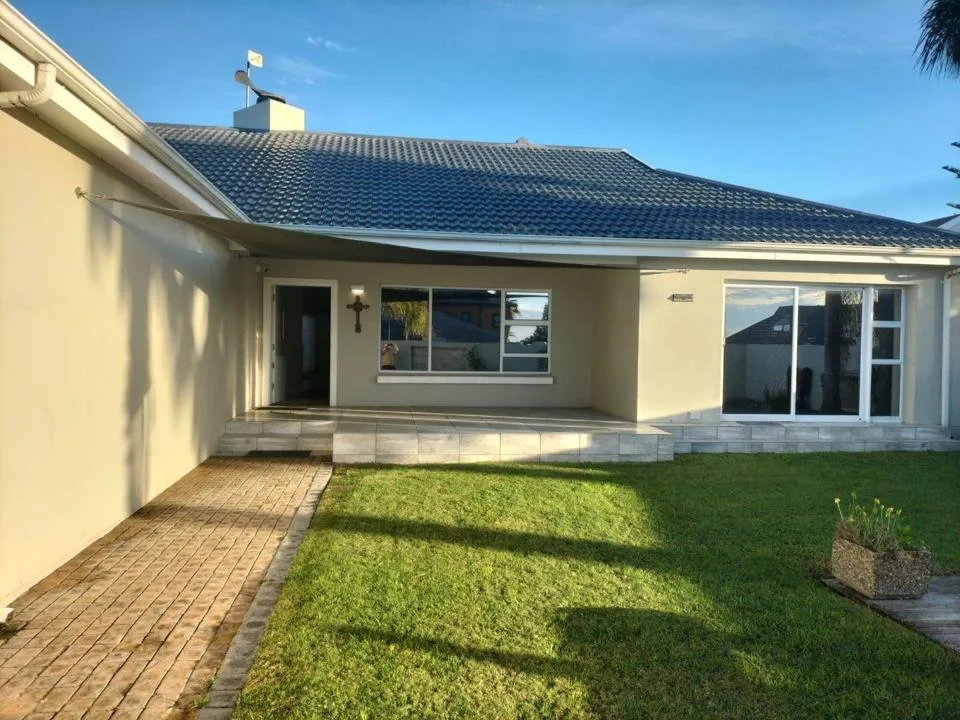 3 Bedroom House for sale in Stilbaai Wes