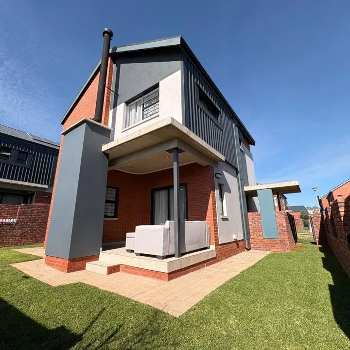 3 Bedroom Townhouse to rent in North Riding