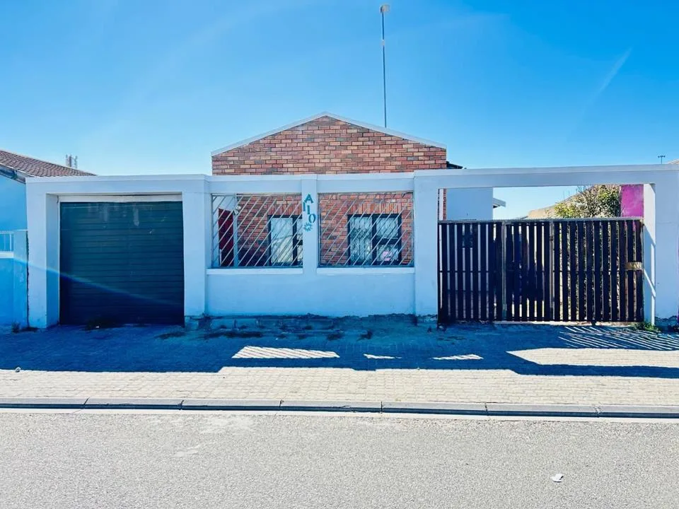 3 Bedroom House for sale in Khaya