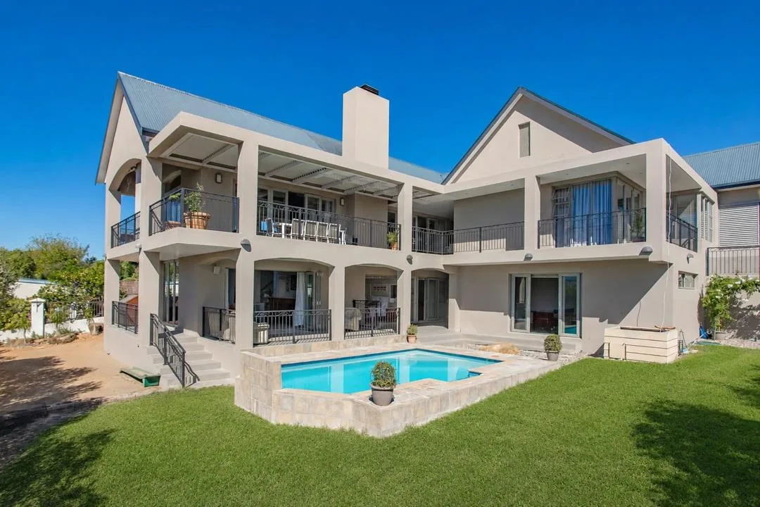 5 Bedroom House for sale in Lemoenkloof