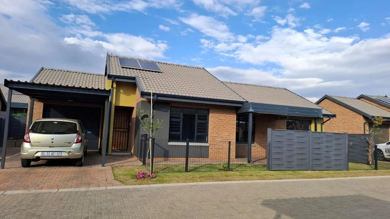 2 Bedroom House to rent in Montana Tuine