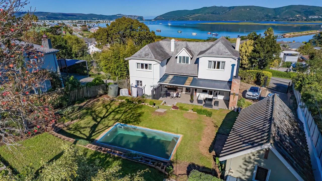 4 Bedroom House for sale in Paradise