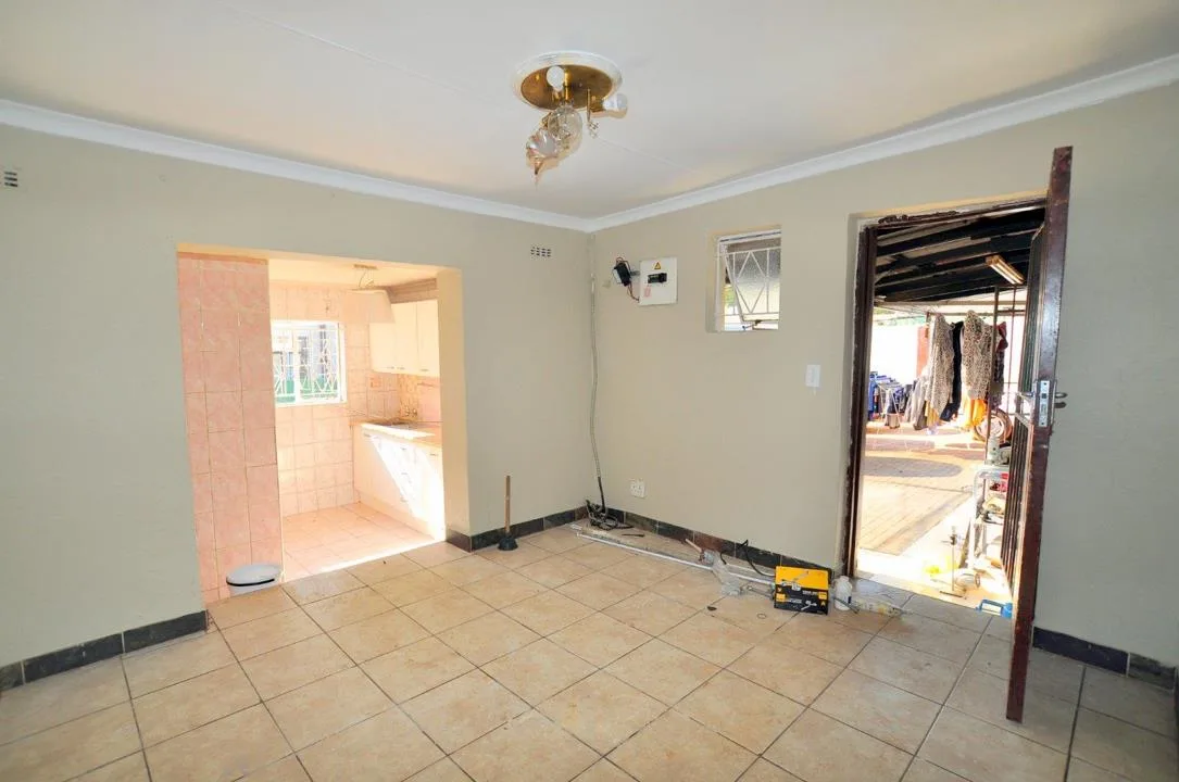 1 Bedroom Apartment / flat to rent in Bezuidenhout Valley
