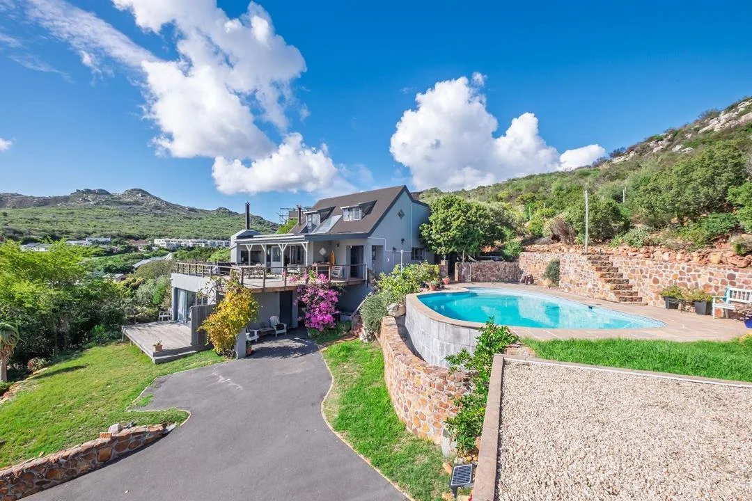 4 Bedroom House for sale in Capri