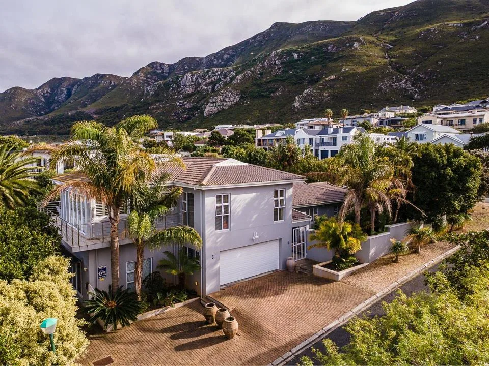 4 Bedroom House for sale in Chanteclair