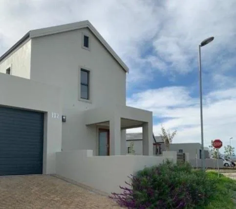 3 Bedroom House for sale in Kelderhof Country Village