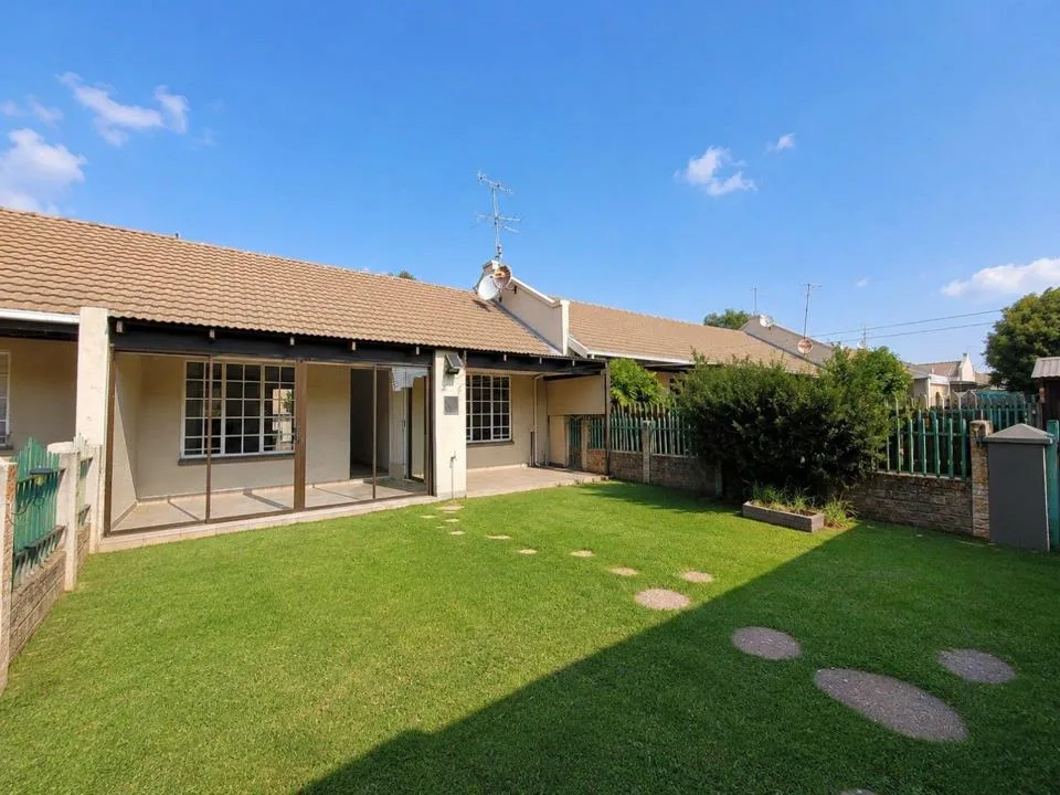 2 Bedroom Townhouse to rent in Bartlett