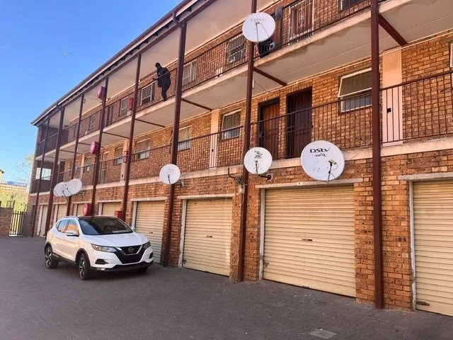 2 Bedroom Apartment / flat to rent in Kempton Park Central