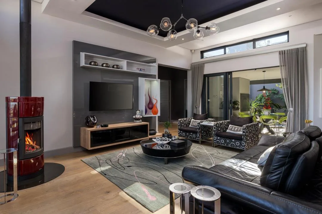 4 Bedroom House for sale in Heldervue
